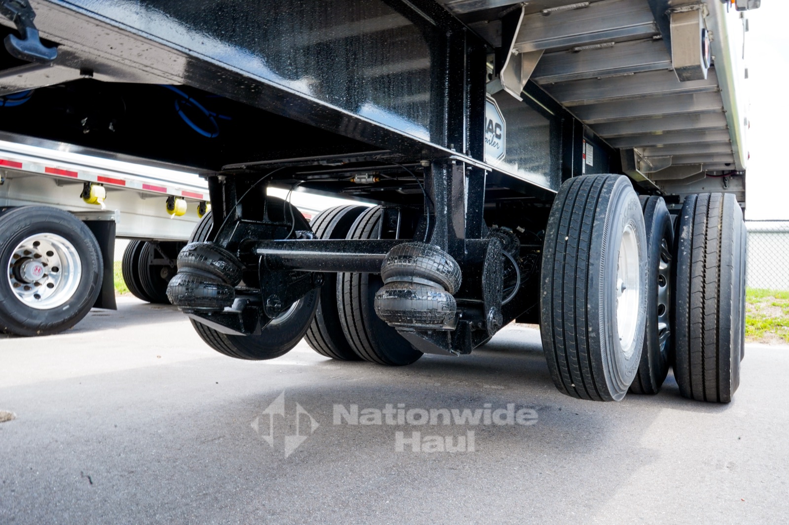 MAC FL Lightweight dump trailer, suspension and axles